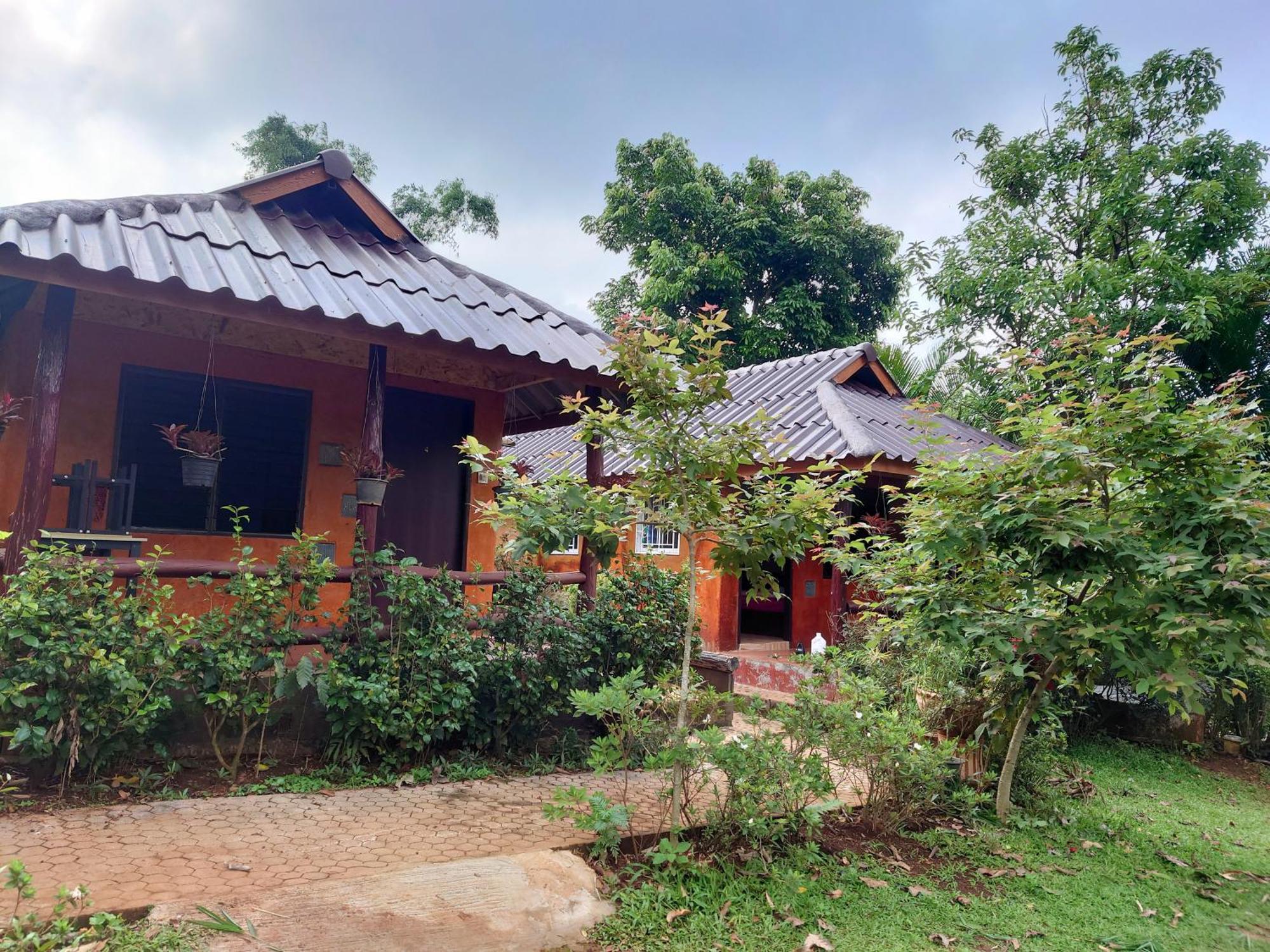 บ้านดินโฮมสเตย์ ปางอุ๋ง Ban Huai Makhuea Som Exterior photo